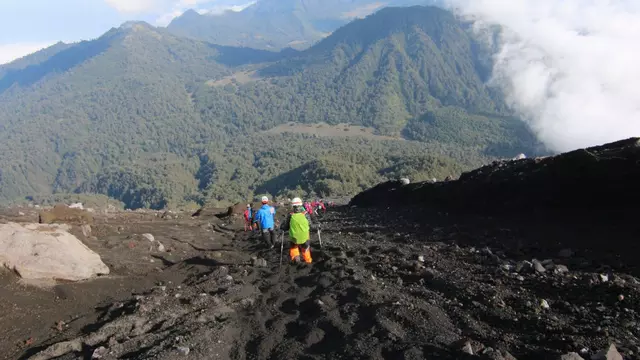 gunung-semeru-dan-mitos-blank-75-yang-banyak-makan-korban | Berita Positif dan Berimbang, Berita Indonesia